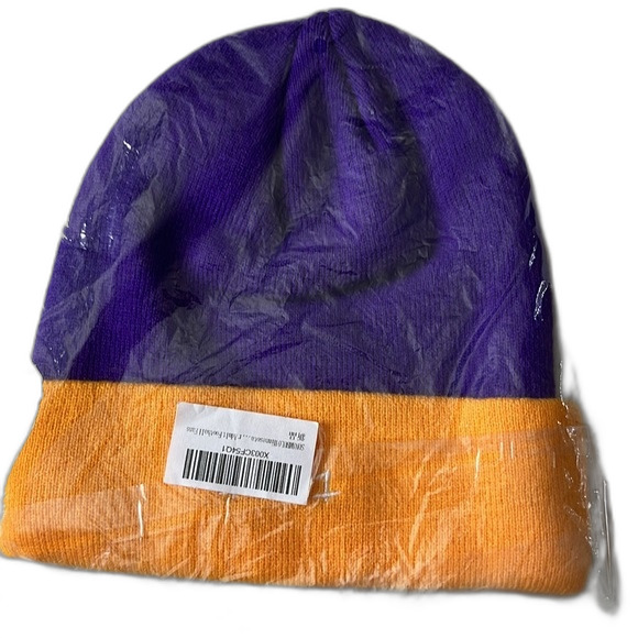 Minnesota Vikings Embroidered Logo Cuffed 1961 Beanie Purple Gold Adult Size NWT - Picture 2 of 4